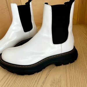 Alexander McQueen White and Black Men's Chelsea Boots
